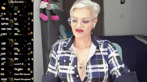 Snapshot of scarlett_paris chatting on 02-17-25, 11:53 Scarlett online show from 02-17-25, 11:53