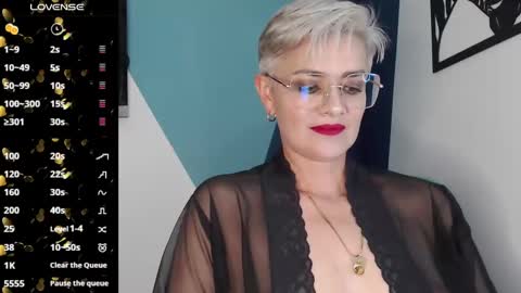 Snapshot of scarlett_paris chatting on 02-22-25, 11:13 Scarlett online show from 02-22-25, 11:13