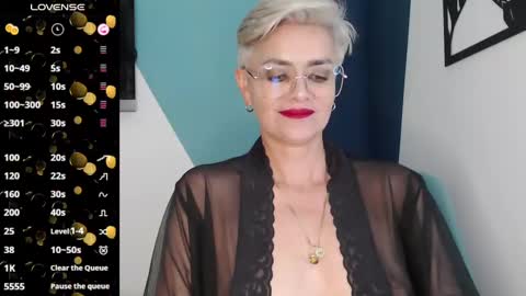 Snapshot of scarlett_paris chatting on 02-23-25, 02:18 Scarlett online show from 02-23-25, 02:18