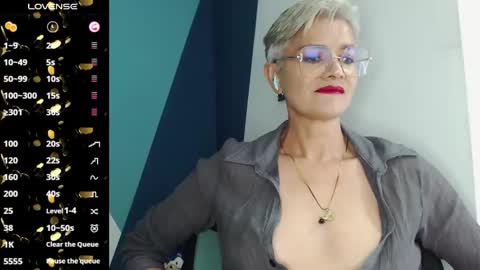 Snapshot of scarlett_paris chatting on 02-26-25, 02:48 Scarlett online show from 02-26-25, 02:48