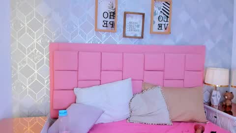 scarlett_vixen7 online show from 12-19-25, 07:48