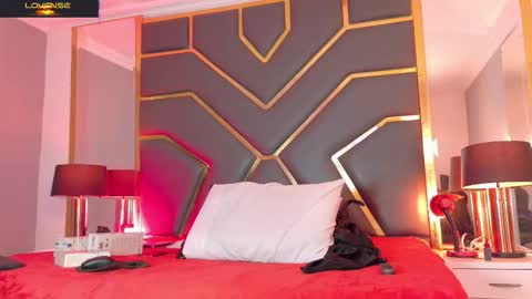 Scarlett Hot online show from 12-20-25, 12:12