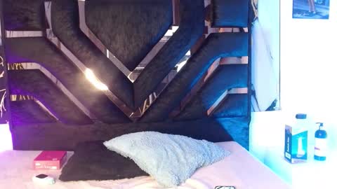 Scarlett online show from 11-26-25, 02:23