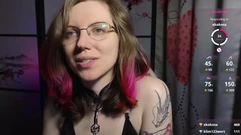 Snapshot of scarlettsrose chatting on 02-26-25, 11:15 Scarlett online show from 02-26-25, 11:15