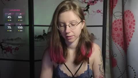 Snapshot of scarlettsrose chatting on 10-17-25, 12:19 Scarlett online show from 10-17-25, 12:19