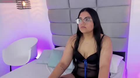 Snapshot of scarlettwhitmore chatting on 09-24-25, 03:32 Scarlett Whitmore online show from 09-24-25, 03:32