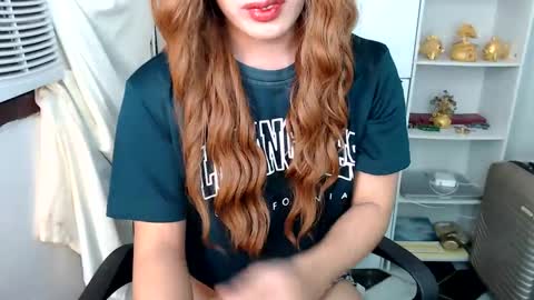 Queen Scarlet online show from 12-02-24, 01:14