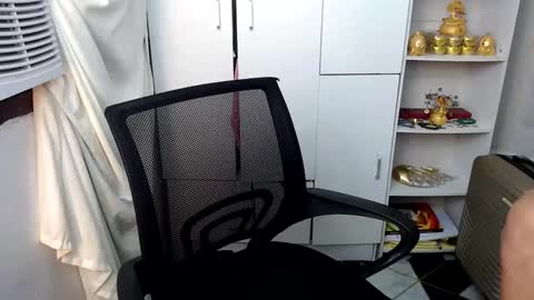 Queen Scarlet online show from 12-20-24, 02:52