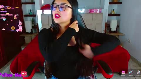 Snapshot of scarlleth_1 chatting on 02-19-25, 12:22 scarllet online show from 02-19-25, 12:22