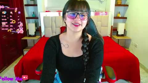 Snapshot of scarlleth_1 chatting on 03-10-25, 12:04 scarllet online show from 03-10-25, 12:04