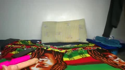 Snapshot of scentedfriction chatting on 09-30-25, 06:07 scentedfriction online show from 09-30-25, 06:07