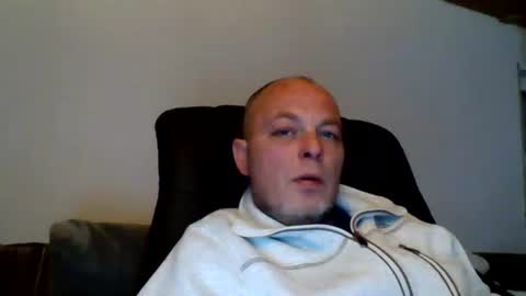 schnibschnab online show from 10-05-25, 08:51