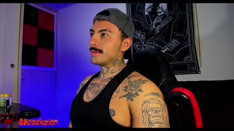 Snapshot of scockpion_ chatting on 11-11-25, 07:41 Alejandro help me to reach 200 thumps up online show from 11-11-25, 07:41