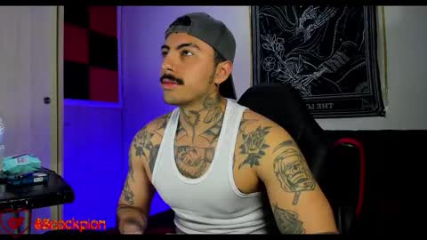 Snapshot of scockpion_ chatting on 11-14-25, 07:40 Alejandro help me to reach 200 thumps up online show from 11-14-25, 07:40