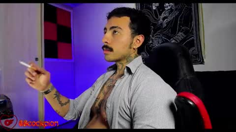 Snapshot of scockpion_ chatting on 11-23-25, 03:17 Alejandro help me to reach 200 thumps up online show from 11-23-25, 03:17