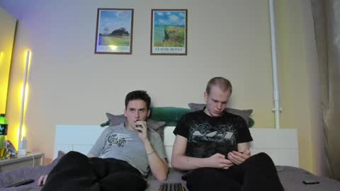 Thomas brunette and Alex blond online show from 12-02-24, 10:56