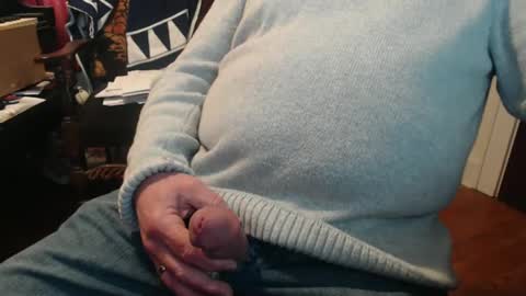 Snapshot of scottbearfun chatting on 02-11-25, 04:02 scottbearfun online show from 02-11-25, 04:02