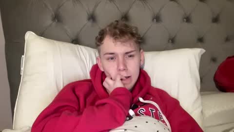 Snapshot of scottish_twink01 chatting on 12-17-24, 12:56 danny online show from 12-17-24, 12:56