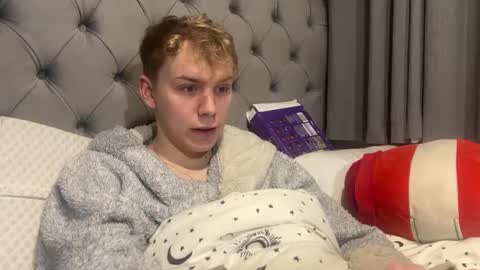 Snapshot of scottish_twink01 chatting on 12-29-24, 01:24 danny online show from 12-29-24, 01:24