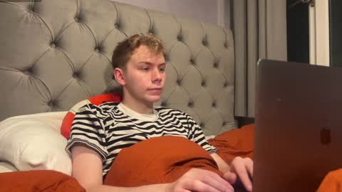 Snapshot of scottish_twink01 chatting on 01-01-25, 12:21 danny online show from 01-01-25, 12:21