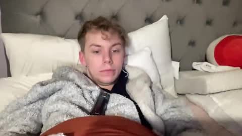 Snapshot of scottish_twink01 chatting on 01-06-25, 04:26 danny online show from 01-06-25, 04:26