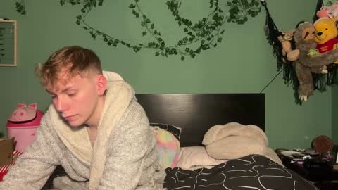 Snapshot of scottish_twink01 chatting on 01-06-25, 09:54 danny online show from 01-06-25, 09:54