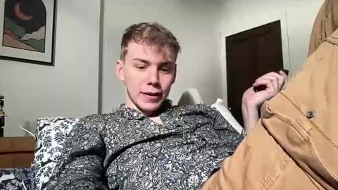 Snapshot of scottish_twink01 chatting on 01-18-25, 04:21 danny online show from 01-18-25, 04:21