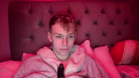 Snapshot of scottish_twink01 chatting on 01-25-25, 03:30 danny online show from 01-25-25, 03:30