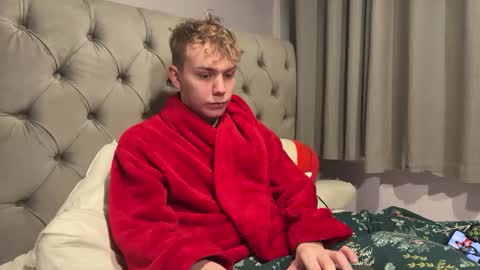 Snapshot of scottish_twink01 chatting on 01-26-25, 05:23 danny online show from 01-26-25, 05:23