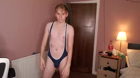 Snapshot of scottish_twink01 chatting on 09-13-25, 07:46 danny online show from 09-13-25, 07:46