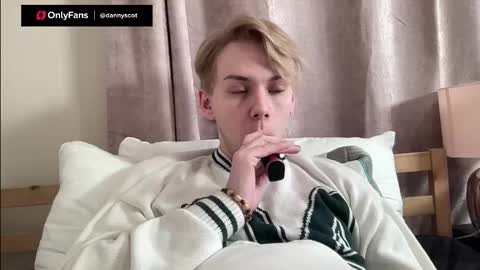 Snapshot of scottish_twink01 chatting on 10-02-25, 11:34 danny online show from 10-02-25, 11:34