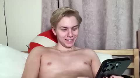 Snapshot of scottish_twink01 chatting on 10-12-25, 12:53 danny online show from 10-12-25, 12:53