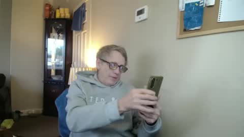 Snapshot of scottsman214 chatting on 12-18-25, 10:21 James online show from 12-18-25, 10:21