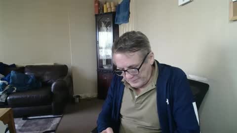 Snapshot of scottsman214 chatting on 12-21-25, 12:12 James online show from 12-21-25, 12:12