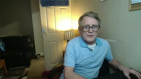 Snapshot of scottsman214 chatting on 12-22-25, 05:32 James online show from 12-22-25, 05:32