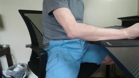 Snapshot of scottsman214 chatting on 02-12-26, 02:45 James online show from 02-12-26, 02:45