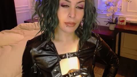 screendoll online show from 03-02-25, 06:16