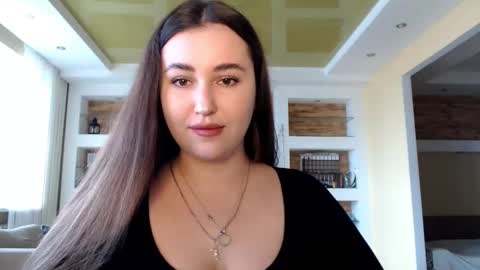 Elizabeth  online show from 12-13-24, 09:02