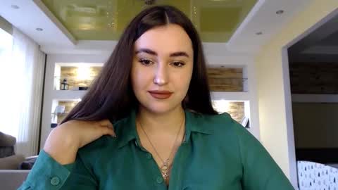 Elizabeth  online show from 01-03-25, 08:32