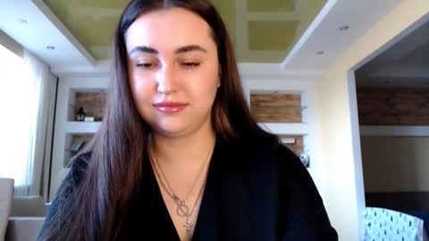 Elizabeth  online show from 02-11-25, 12:16