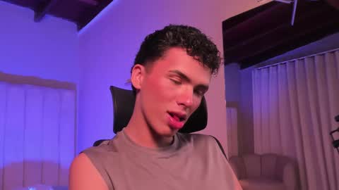 Snapshot of seab_trooy chatting on 02-05-26, 03:11 SEAN online show from 02-05-26, 03:11