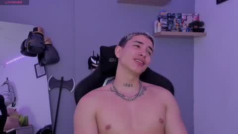 Snapshot of sebas__23 chatting on 01-11-25, 04:38 Sebastin online show from 01-11-25, 04:38