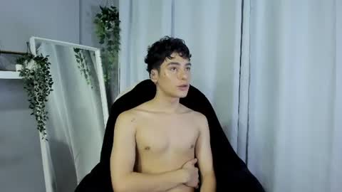 Snapshot of sebas_rosse chatting on 07-18-26, 10:57 sebastian online show from 07-18-26, 10:57