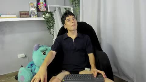 Snapshot of sebas_rosse chatting on 07-25-26, 11:57 sebastian online show from 07-25-26, 11:57