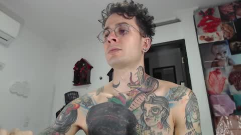 Snapshot of sebasbigdick_ chatting on 02-14-25, 03:00 spityio instagram online show from 02-14-25, 03:00