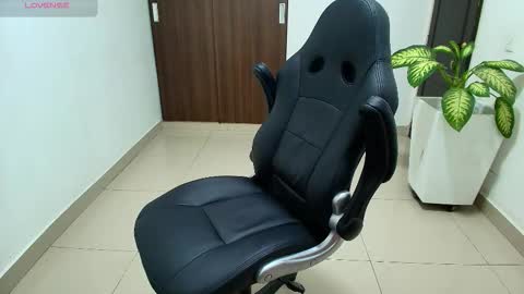 Snapshot of sebastian_oconnor77 chatting on 11-12-25, 04:07 juan sebastian online show from 11-12-25, 04:07