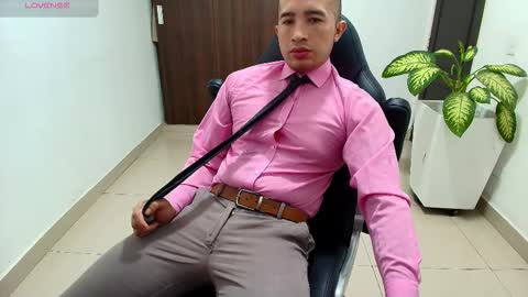 Snapshot of sebastian_oconnor77 chatting on 11-14-25, 12:48 juan sebastian online show from 11-14-25, 12:48