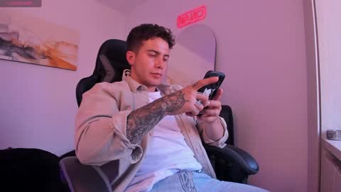 Lucian Sinclair online show from 01-12-25, 10:22