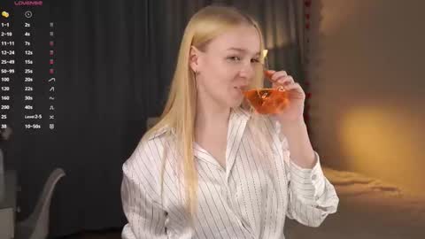 Snapshot of sebrinarainha chatting on 09-16-25, 07:26 Rina online show from 09-16-25, 07:26