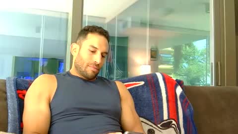 Snapshot of sebroyce chatting on 06-09-26, 06:08 Sebastian Royce online show from 06-09-26, 06:08